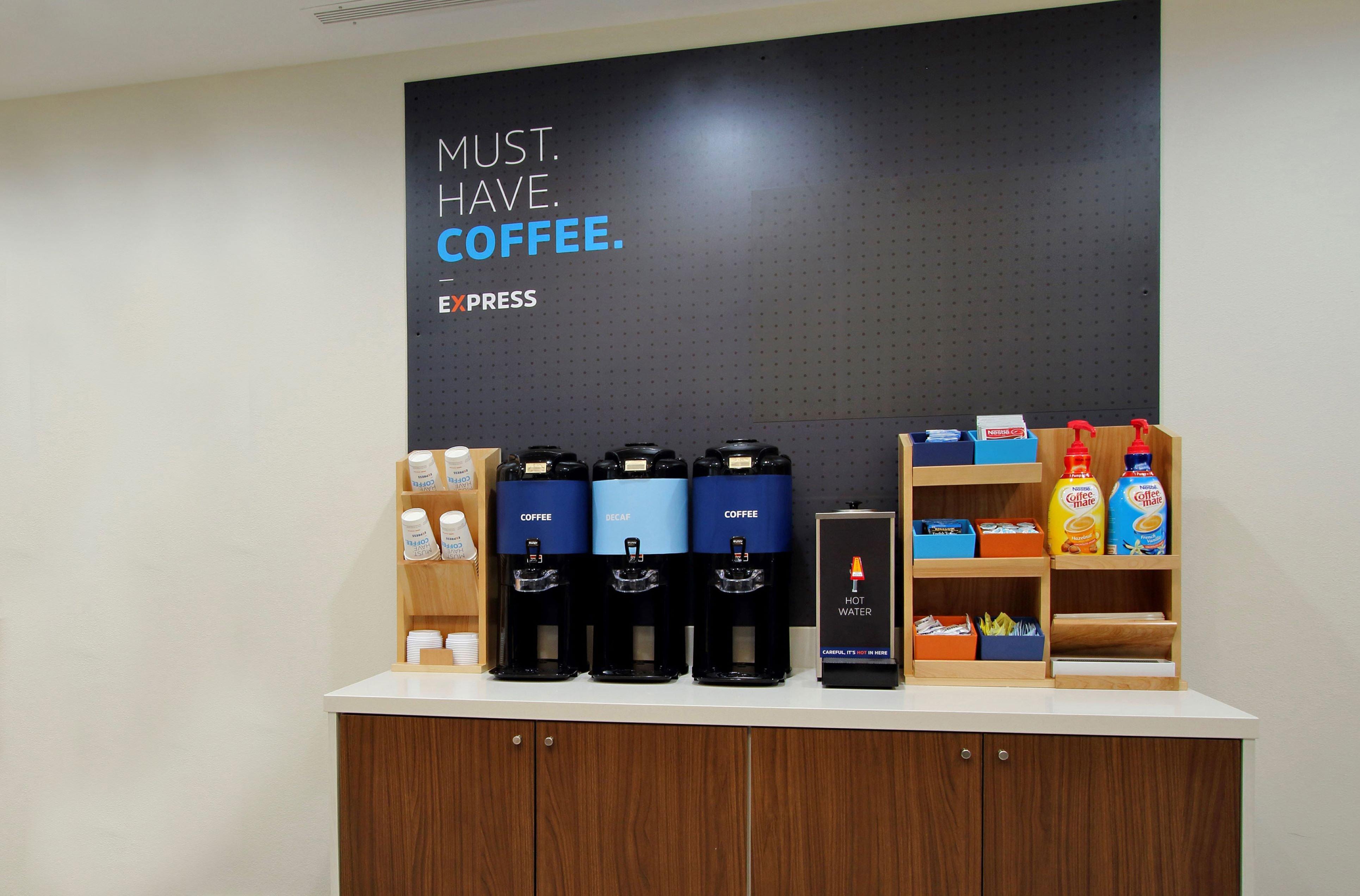 Express West By Ihg Hotel 2*