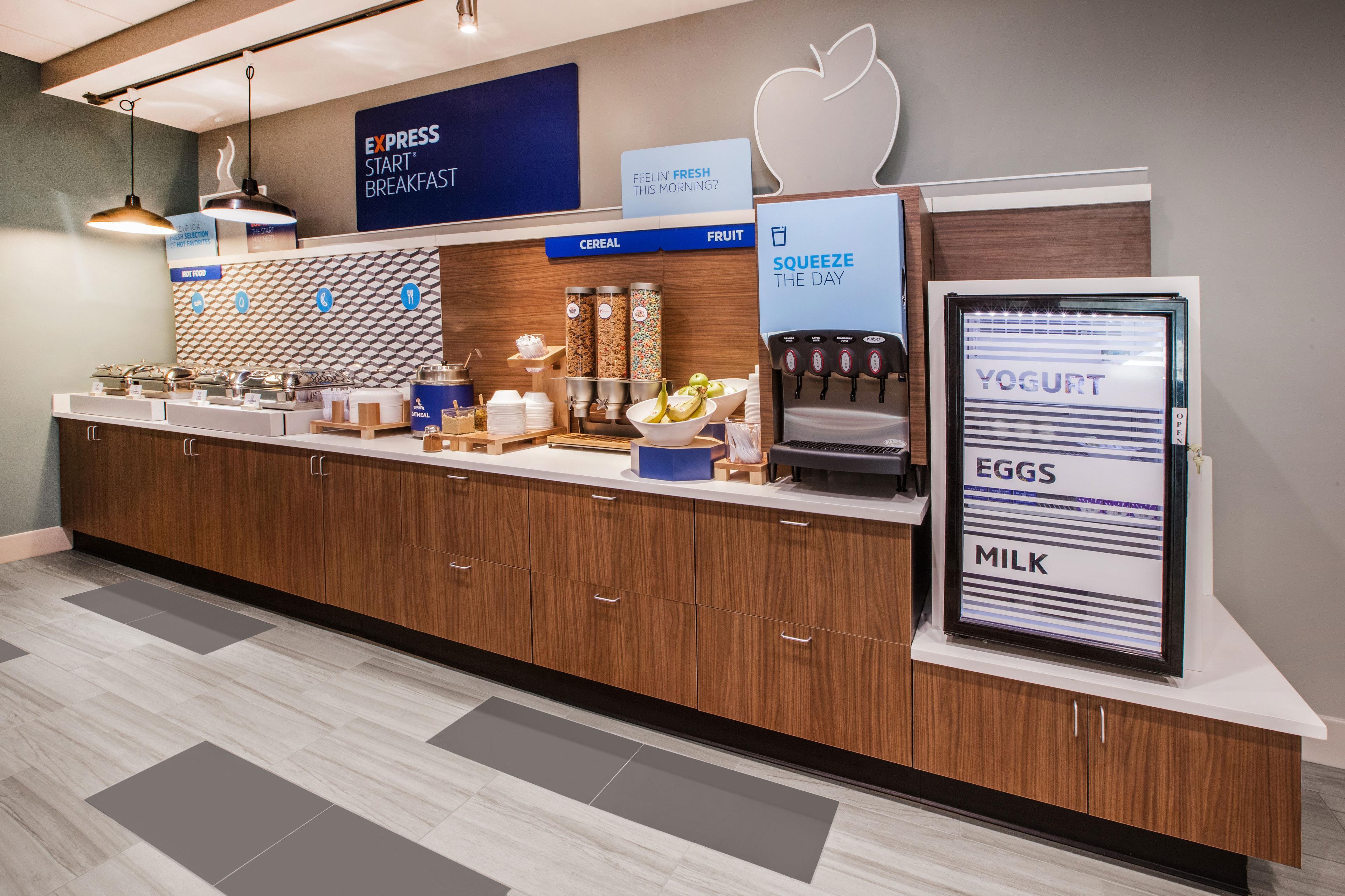 Express West By Ihg 2*