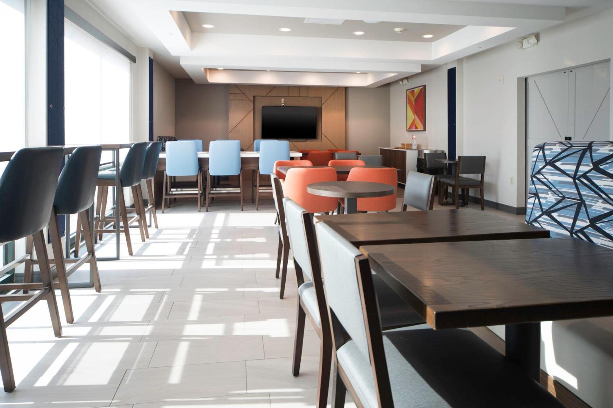Hotel Express West By Ihg 2*