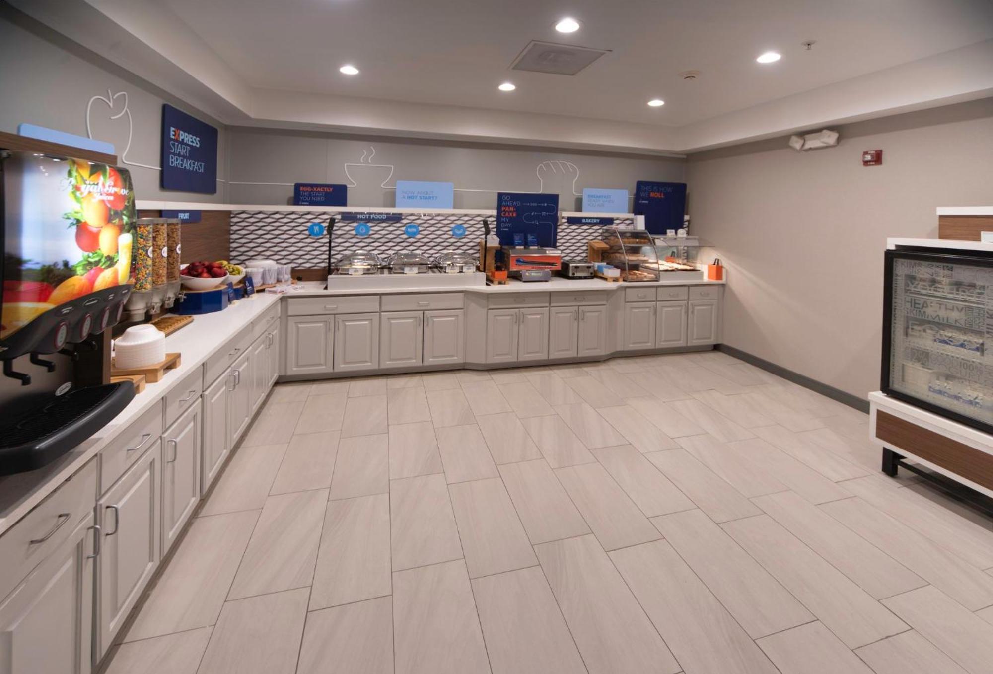 Express West By Ihg Hotel Little Rock