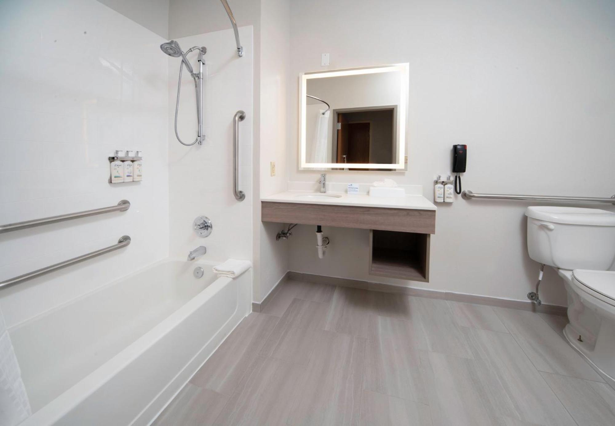 Express West By Ihg Hotel Little Rock