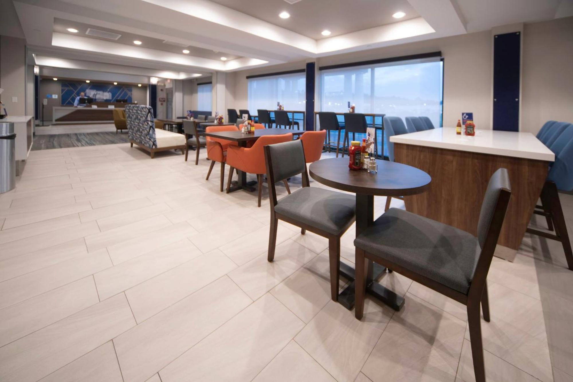 Hotel Express West By Ihg 2*