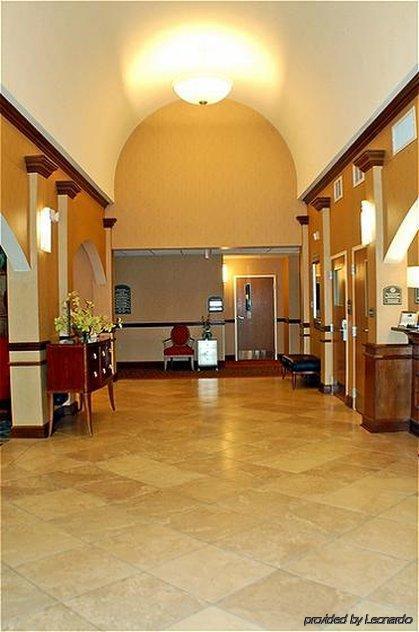 Express West By Ihg Hotel 2*