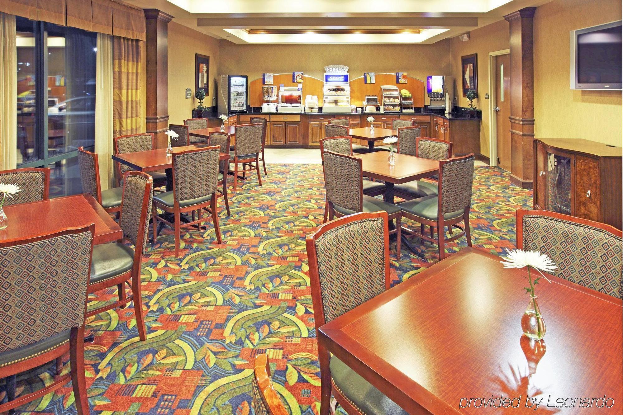 Express West By Ihg Hotel 2*