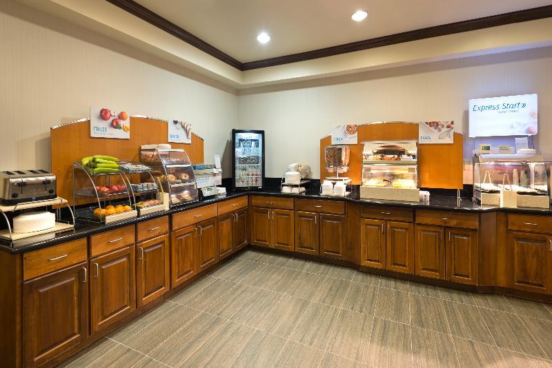 Express West By Ihg Hotel 2*